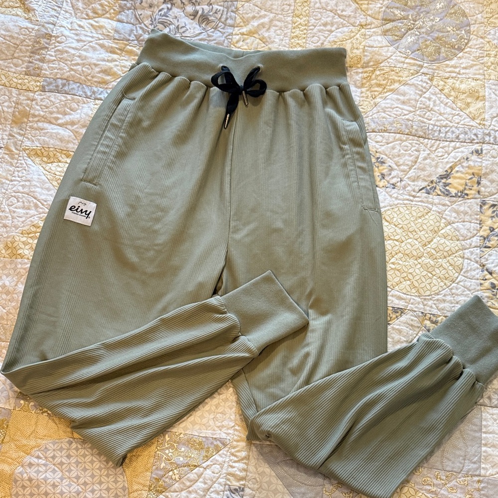 Eivy Women’s Jogging ‘Travel Pants’ in Sage Green